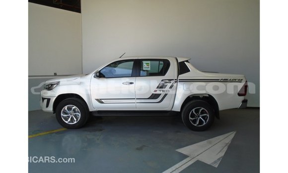 Acheter Import Voiture Toyota Hilux Blanc à Import - Dubai, Artibonite Acheter Import Voiture Toyota Hilux Blanc à Import - Dubai, Artibonite