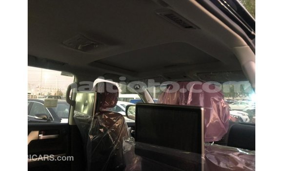 Acheter Import Voiture Toyota Land Cruiser Noir à Import - Dubai, Artibonite Acheter Import Voiture Toyota Land Cruiser Noir à Import - Dubai, Artibonite