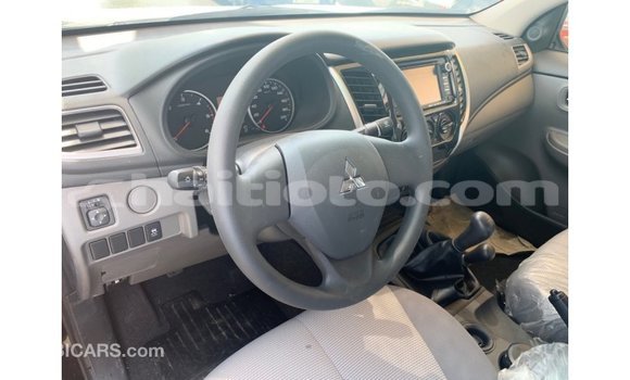 Acheter Import Voiture Mitsubishi L200 Noir à Import - Dubai, Artibonite Acheter Import Voiture Mitsubishi L200 Noir à Import - Dubai, Artibonite