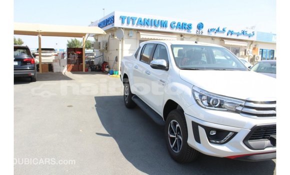 Acheter Import Voiture Toyota Hilux Blanc à Import - Dubai, Artibonite Acheter Import Voiture Toyota Hilux Blanc à Import - Dubai, Artibonite