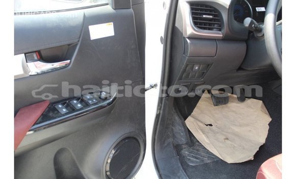 Acheter Import Voiture Toyota Hilux Blanc à Import - Dubai, Artibonite Acheter Import Voiture Toyota Hilux Blanc à Import - Dubai, Artibonite