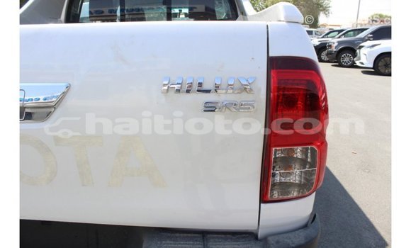 Acheter Import Voiture Toyota Hilux Blanc à Import - Dubai, Artibonite Acheter Import Voiture Toyota Hilux Blanc à Import - Dubai, Artibonite