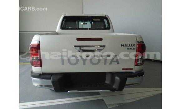 Acheter Import Voiture Toyota Hilux Blanc à Import - Dubai, Artibonite Acheter Import Voiture Toyota Hilux Blanc à Import - Dubai, Artibonite