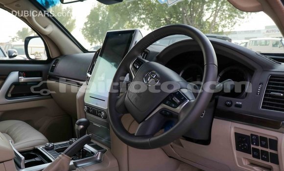 Acheter Import Voiture Toyota Land Cruiser Blanc à Import - Dubai, Artibonite Acheter Import Voiture Toyota Land Cruiser Blanc à Import - Dubai, Artibonite