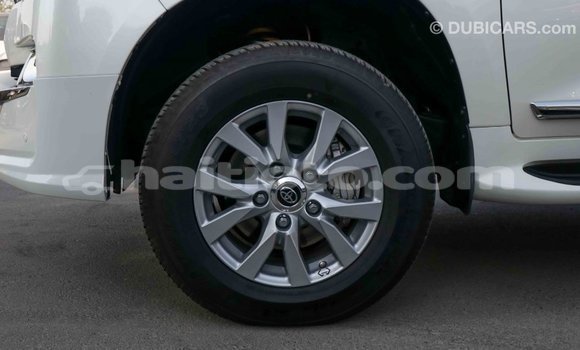Acheter Import Voiture Toyota Land Cruiser Blanc à Import - Dubai, Artibonite Acheter Import Voiture Toyota Land Cruiser Blanc à Import - Dubai, Artibonite