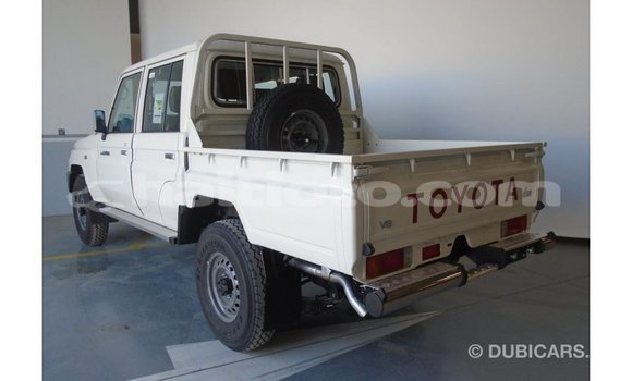 Acheter Import Voiture Toyota Land Cruiser Blanc à Import - Dubai, Artibonite Acheter Import Voiture Toyota Land Cruiser Blanc à Import - Dubai, Artibonite