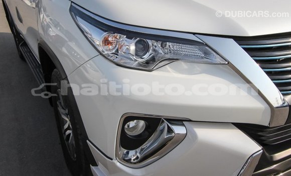 Acheter Import Voiture Toyota Fortuner Blanc à Import - Dubai, Artibonite Acheter Import Voiture Toyota Fortuner Blanc à Import - Dubai, Artibonite