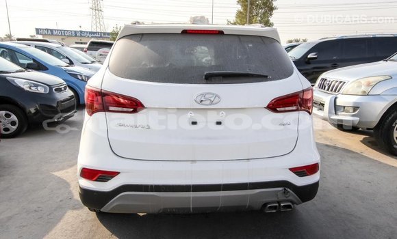 Acheter Import Voiture Hyundai Santa Fe Blanc à Import - Dubai, Artibonite Acheter Import Voiture Hyundai Santa Fe Blanc à Import - Dubai, Artibonite