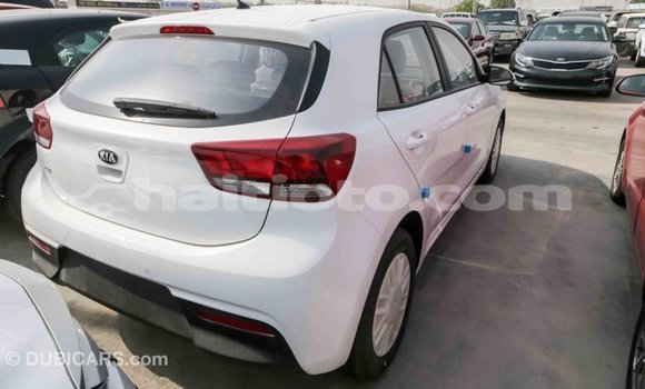 Acheter Import Voiture Kia Rio Blanc à Import - Dubai, Artibonite Acheter Import Voiture Kia Rio Blanc à Import - Dubai, Artibonite