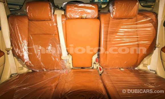 Acheter Import Voiture Toyota Prado Blanc à Import - Dubai, Artibonite Acheter Import Voiture Toyota Prado Blanc à Import - Dubai, Artibonite