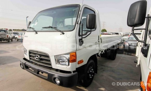 Acheter Import Voiture Hyundai Accent Blanc à Import - Dubai, Artibonite Acheter Import Voiture Hyundai Accent Blanc à Import - Dubai, Artibonite