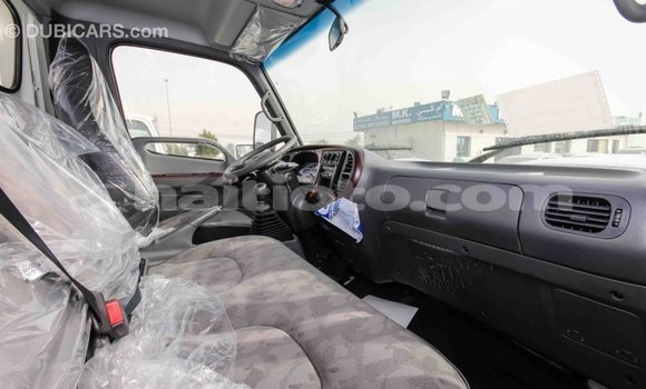 Acheter Import Voiture Hyundai Accent Blanc à Import - Dubai, Artibonite Acheter Import Voiture Hyundai Accent Blanc à Import - Dubai, Artibonite