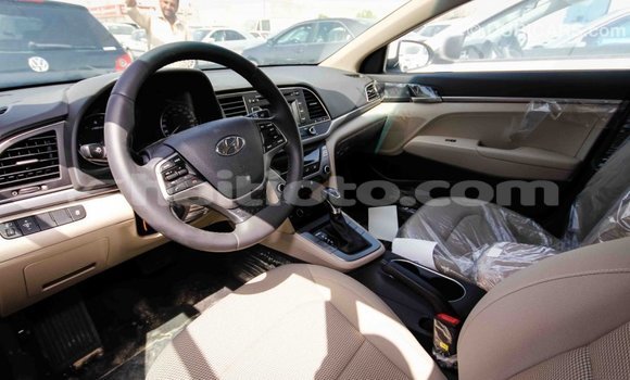 Acheter Import Voiture Hyundai Elantra Blanc à Import - Dubai, Artibonite Acheter Import Voiture Hyundai Elantra Blanc à Import - Dubai, Artibonite