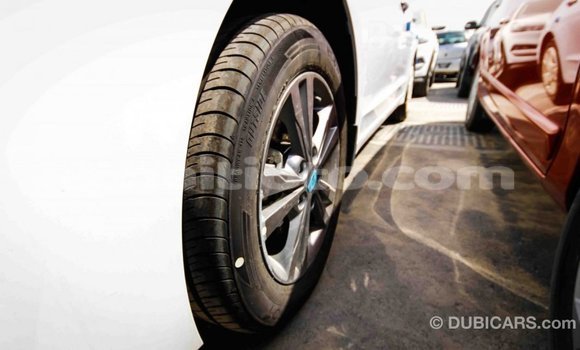 Acheter Import Voiture Hyundai Elantra Blanc à Import - Dubai, Artibonite Acheter Import Voiture Hyundai Elantra Blanc à Import - Dubai, Artibonite