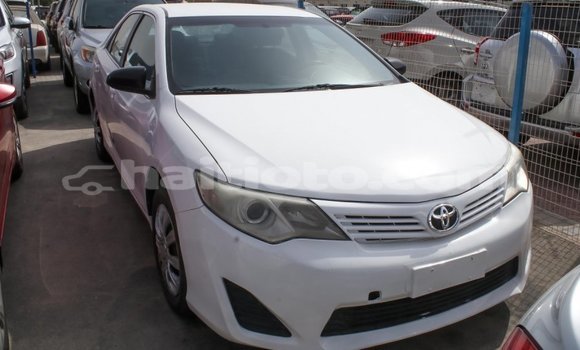 Acheter Import Voiture Toyota Camry Blanc à Import - Dubai, Artibonite Acheter Import Voiture Toyota Camry Blanc à Import - Dubai, Artibonite