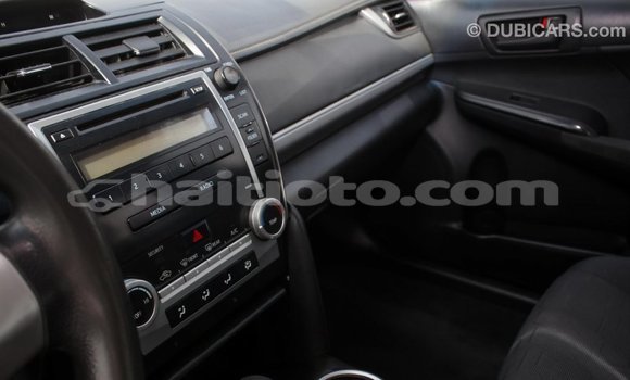 Acheter Import Voiture Toyota Camry Blanc à Import - Dubai, Artibonite Acheter Import Voiture Toyota Camry Blanc à Import - Dubai, Artibonite