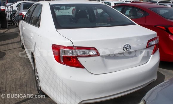 Acheter Import Voiture Toyota Camry Blanc à Import - Dubai, Artibonite Acheter Import Voiture Toyota Camry Blanc à Import - Dubai, Artibonite
