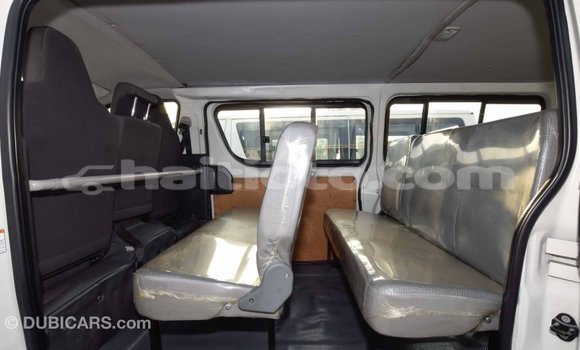 Acheter Import Voiture Toyota Hiace Blanc à Import - Dubai, Artibonite Acheter Import Voiture Toyota Hiace Blanc à Import - Dubai, Artibonite