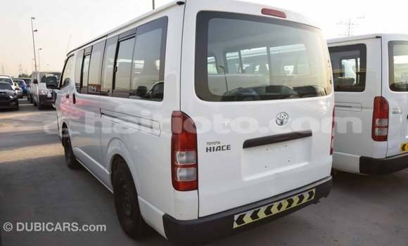 Acheter Import Voiture Toyota Hiace Blanc à Import - Dubai, Artibonite Acheter Import Voiture Toyota Hiace Blanc à Import - Dubai, Artibonite