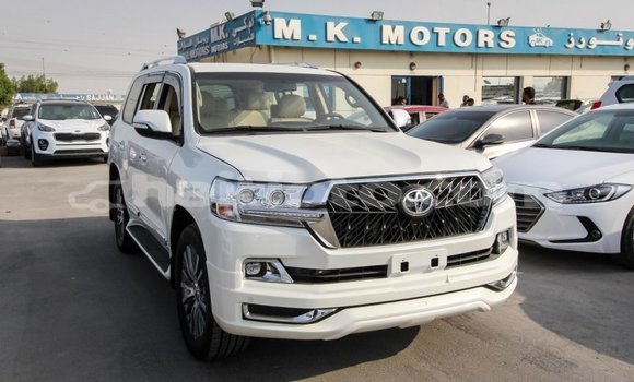 Acheter Import Voiture Toyota Land Cruiser Blanc à Import - Dubai, Artibonite Acheter Import Voiture Toyota Land Cruiser Blanc à Import - Dubai, Artibonite