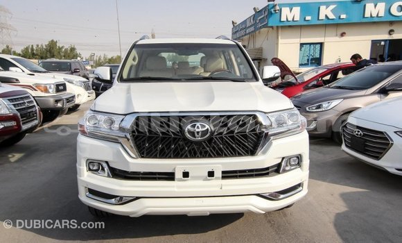 Acheter Import Voiture Toyota Land Cruiser Blanc à Import - Dubai, Artibonite Acheter Import Voiture Toyota Land Cruiser Blanc à Import - Dubai, Artibonite