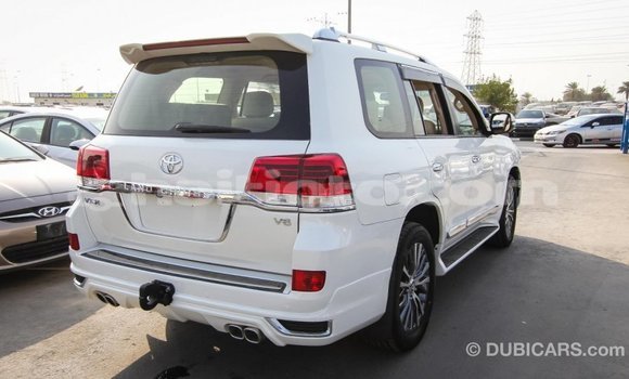Acheter Import Voiture Toyota Land Cruiser Blanc à Import - Dubai, Artibonite Acheter Import Voiture Toyota Land Cruiser Blanc à Import - Dubai, Artibonite