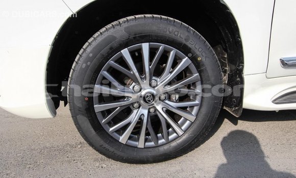 Acheter Import Voiture Toyota Land Cruiser Blanc à Import - Dubai, Artibonite Acheter Import Voiture Toyota Land Cruiser Blanc à Import - Dubai, Artibonite