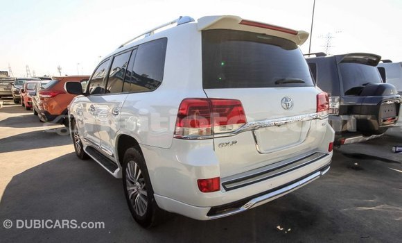 Acheter Import Voiture Toyota Land Cruiser Blanc à Import - Dubai, Artibonite Acheter Import Voiture Toyota Land Cruiser Blanc à Import - Dubai, Artibonite