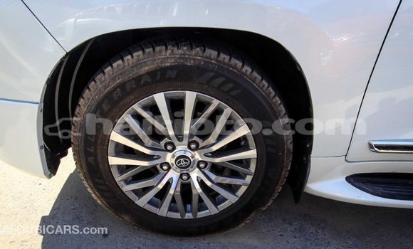 Acheter Import Voiture Toyota Land Cruiser Blanc à Import - Dubai, Artibonite Acheter Import Voiture Toyota Land Cruiser Blanc à Import - Dubai, Artibonite
