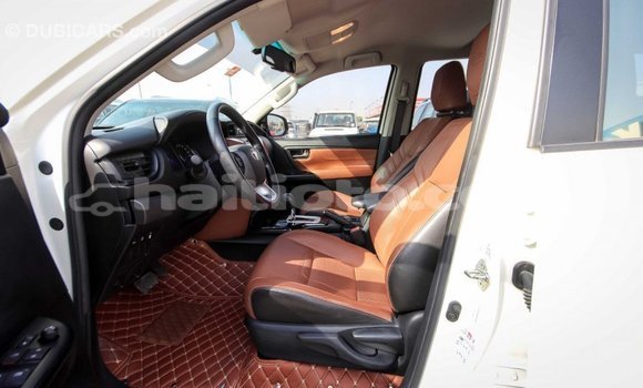 Acheter Import Voiture Toyota Fortuner Blanc à Import - Dubai, Artibonite Acheter Import Voiture Toyota Fortuner Blanc à Import - Dubai, Artibonite