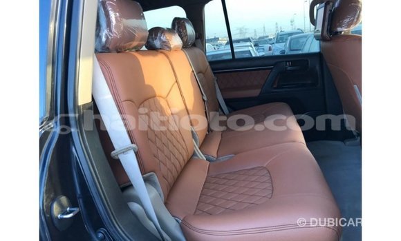 Acheter Import Voiture Toyota Land Cruiser Noir à Import - Dubai, Artibonite Acheter Import Voiture Toyota Land Cruiser Noir à Import - Dubai, Artibonite