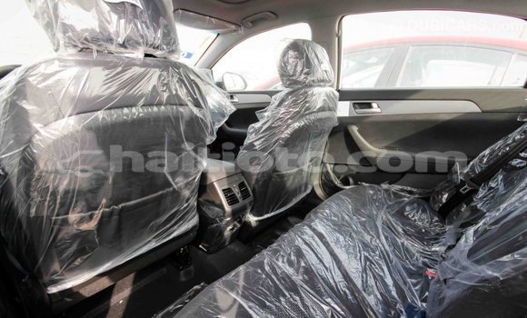 Acheter Import Voiture Hyundai Sonata Blanc à Import - Dubai, Artibonite Acheter Import Voiture Hyundai Sonata Blanc à Import - Dubai, Artibonite