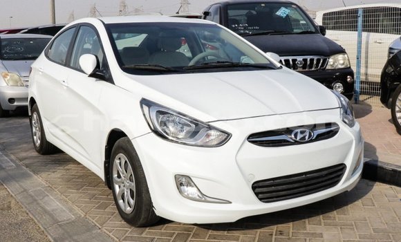 Acheter Import Voiture Hyundai Accent Blanc à Import - Dubai, Artibonite Acheter Import Voiture Hyundai Accent Blanc à Import - Dubai, Artibonite