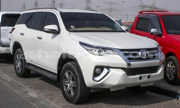 Acheter Import Voiture Toyota Fortuner Blanc à Import - Dubai, Artibonite Acheter Import Voiture Toyota Fortuner Blanc à Import - Dubai, Artibonite