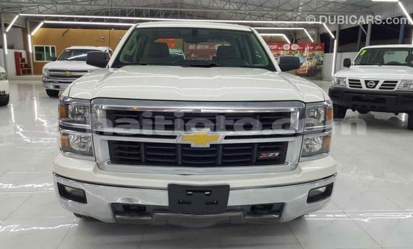 Acheter Import Voiture Chevrolet Silverado Blanc à Import - Dubai, Artibonite Acheter Import Voiture Chevrolet Silverado Blanc à Import - Dubai, Artibonite