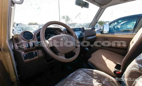 Acheter Import Voiture Toyota Land Cruiser Beige à Import - Dubai, Artibonite Acheter Import Voiture Toyota Land Cruiser Beige à Import - Dubai, Artibonite