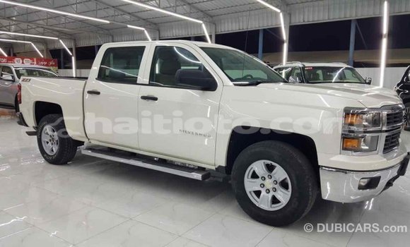 Acheter Import Voiture Chevrolet Silverado Blanc à Import - Dubai, Artibonite Acheter Import Voiture Chevrolet Silverado Blanc à Import - Dubai, Artibonite