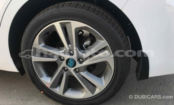 Acheter Import Voiture Hyundai Elantra Blanc à Import - Dubai, Artibonite Acheter Import Voiture Hyundai Elantra Blanc à Import - Dubai, Artibonite