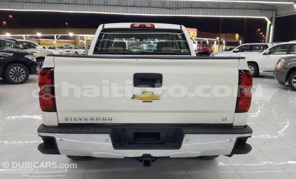 Acheter Import Voiture Chevrolet Silverado Blanc à Import - Dubai, Artibonite Acheter Import Voiture Chevrolet Silverado Blanc à Import - Dubai, Artibonite