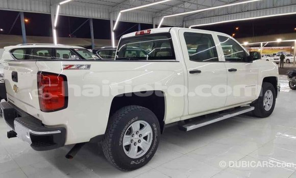 Acheter Import Voiture Chevrolet Silverado Blanc à Import - Dubai, Artibonite Acheter Import Voiture Chevrolet Silverado Blanc à Import - Dubai, Artibonite