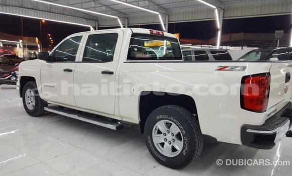 Acheter Import Voiture Chevrolet Silverado Blanc à Import - Dubai, Artibonite Acheter Import Voiture Chevrolet Silverado Blanc à Import - Dubai, Artibonite