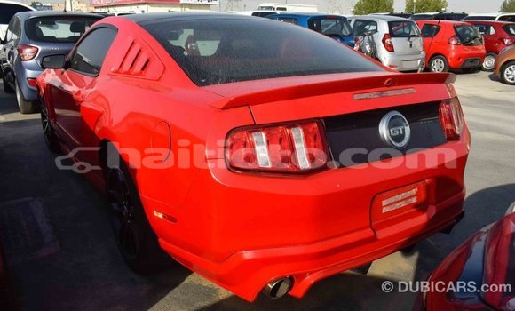 Acheter Import Voiture Ford Mustang Rouge à Import - Dubai, Artibonite Acheter Import Voiture Ford Mustang Rouge à Import - Dubai, Artibonite