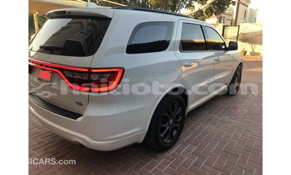 Acheter Import Voiture Dodge Durango Blanc à Import - Dubai, Artibonite Acheter Import Voiture Dodge Durango Blanc à Import - Dubai, Artibonite