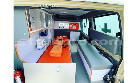 Acheter Import Voiture Toyota Land Cruiser Beige à Import - Dubai, Artibonite Acheter Import Voiture Toyota Land Cruiser Beige à Import - Dubai, Artibonite