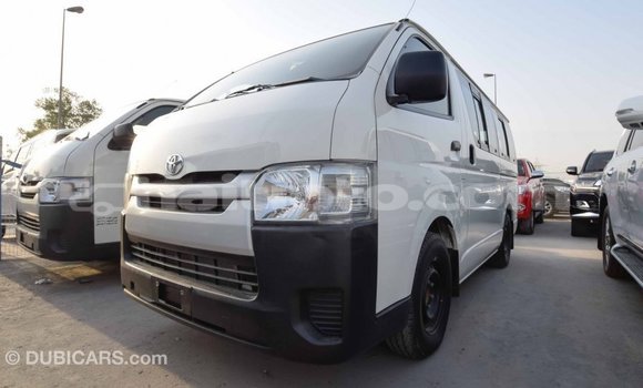 Acheter Import Voiture Toyota Hiace Blanc à Import - Dubai, Artibonite Acheter Import Voiture Toyota Hiace Blanc à Import - Dubai, Artibonite