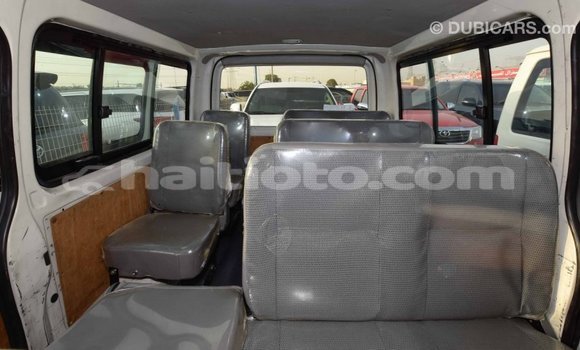 Acheter Import Voiture Toyota Hiace Blanc à Import - Dubai, Artibonite Acheter Import Voiture Toyota Hiace Blanc à Import - Dubai, Artibonite