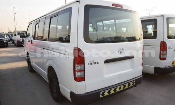 Acheter Import Voiture Toyota Hiace Blanc à Import - Dubai, Artibonite Acheter Import Voiture Toyota Hiace Blanc à Import - Dubai, Artibonite