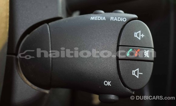 Acheter Import Voiture Renault Duster Blanc à Import - Dubai, Artibonite Acheter Import Voiture Renault Duster Blanc à Import - Dubai, Artibonite