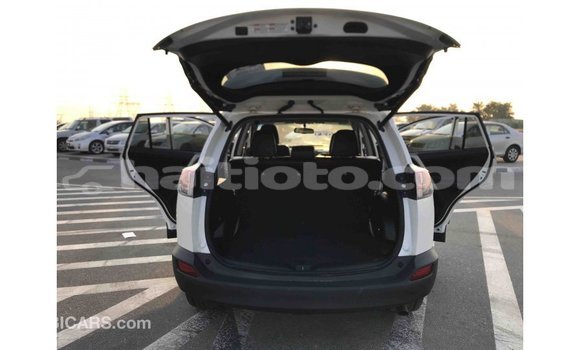 Acheter Import Utilitaire Toyota HiAce Blanc à Import - Dubai, Artibonite Acheter Import Utilitaire Toyota HiAce Blanc à Import - Dubai, Artibonite