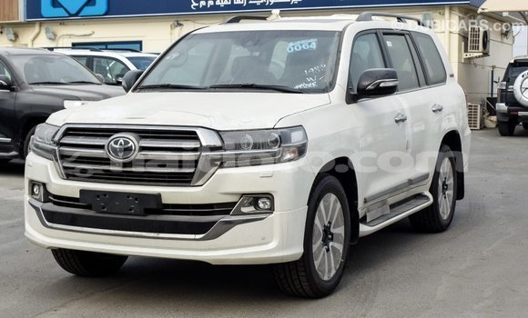 Acheter Import Voiture Toyota Land Cruiser Blanc à Import - Dubai, Artibonite Acheter Import Voiture Toyota Land Cruiser Blanc à Import - Dubai, Artibonite